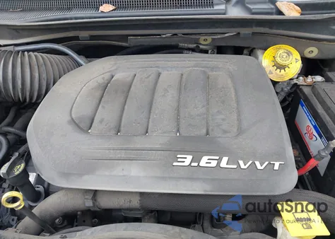 2015 Chrysler Town & Country Touring z USA, uszkodzony, nr VIN 2C4RC1BG5FR538724